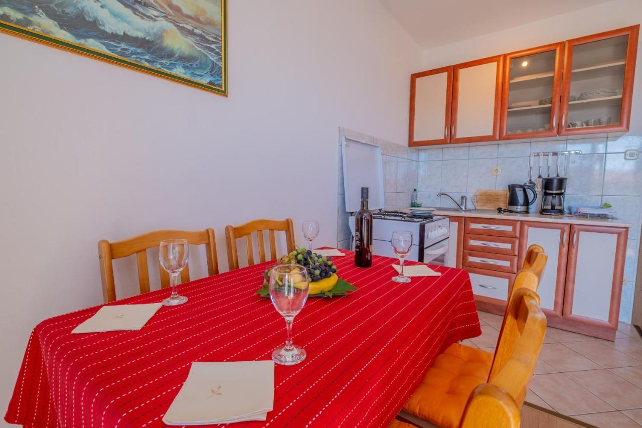 Cozy Apartments With Sea View Novi Vinodolski Exterior photo